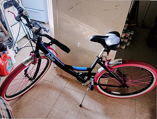 Bike 26in Cruiser Single Speed Black/Blue/Pink w/ Fenders & Kickstand